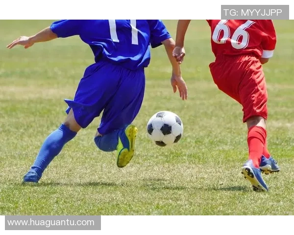 从踢足球的角度看团队合作与个人技术的完美结合