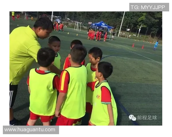 海南笼式足球热潮兴起助力青少年体育发展与健康成长 海南笼式足球热潮兴起助力青少年体育发展与健康成长