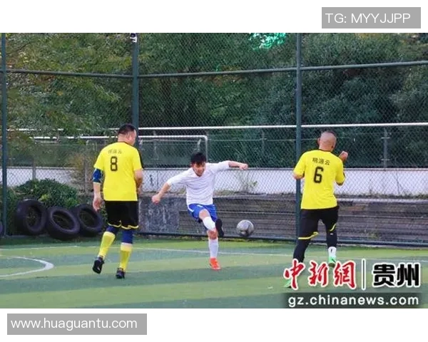 耐克足球模特展现运动魅力与时尚风采的完美结合 耐克足球模特展现运动魅力与时尚风采的完美结合