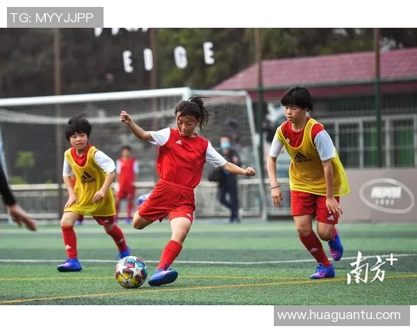 足球只是激情与梦想的交汇点更是团结与奋斗的象征 足球只是激情与梦想的交汇点更是团结与奋斗的象征