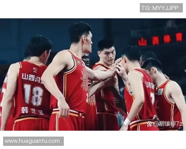 辽宁男篮足球双雄齐聚赛场展现激情与实力的巅峰对决 辽宁男篮足球双雄齐聚赛场展现激情与实力的巅峰对决